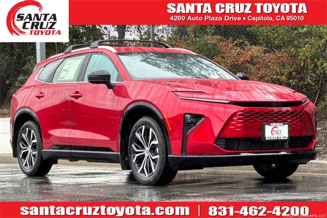 2025 Toyota Crown Signia XLE's photo