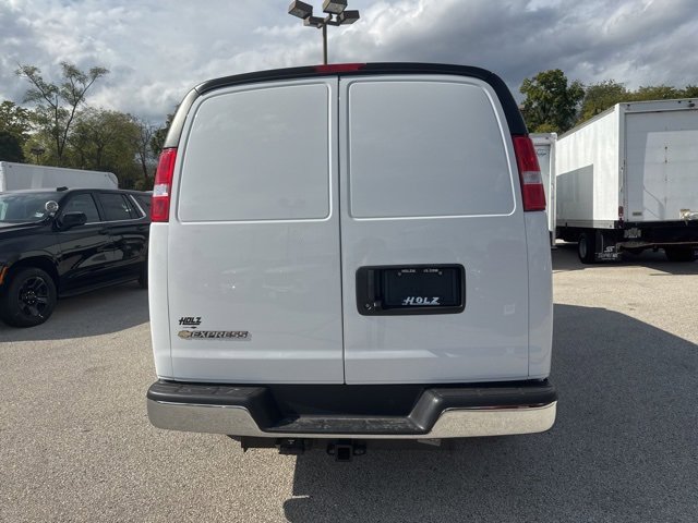 2025 Chevrolet Express Cargo 2500 photo 4