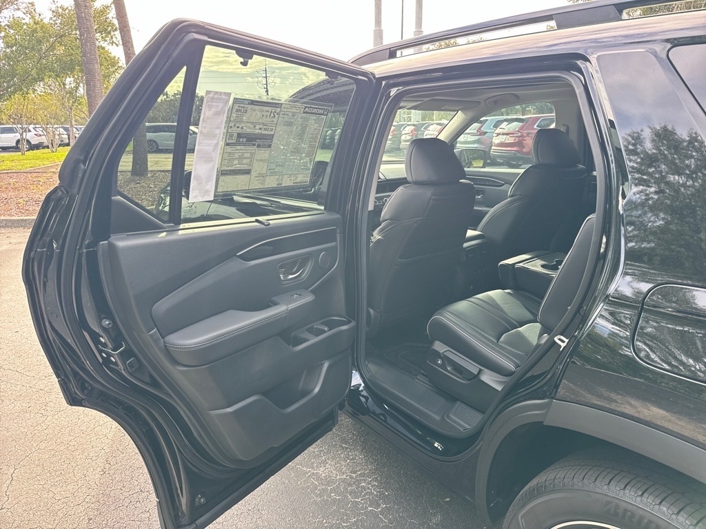 2025 Honda Pilot Elite photo 8