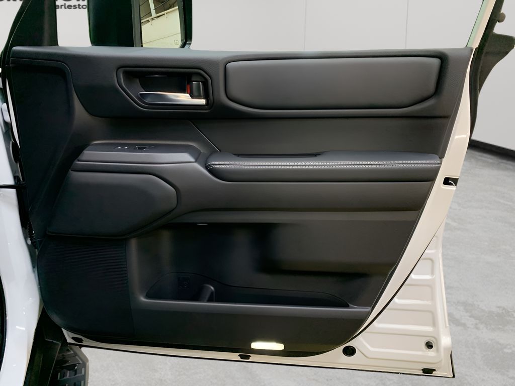 2025 Toyota Land Cruiser photo 10