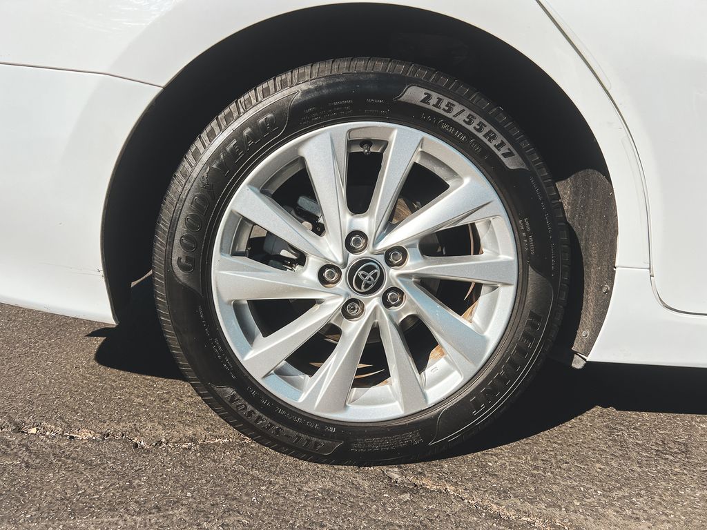 2023 Toyota Camry LE photo 10
