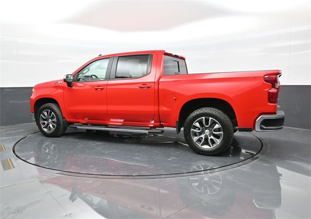 2025 Chevrolet Silverado 1500 LT photo 4