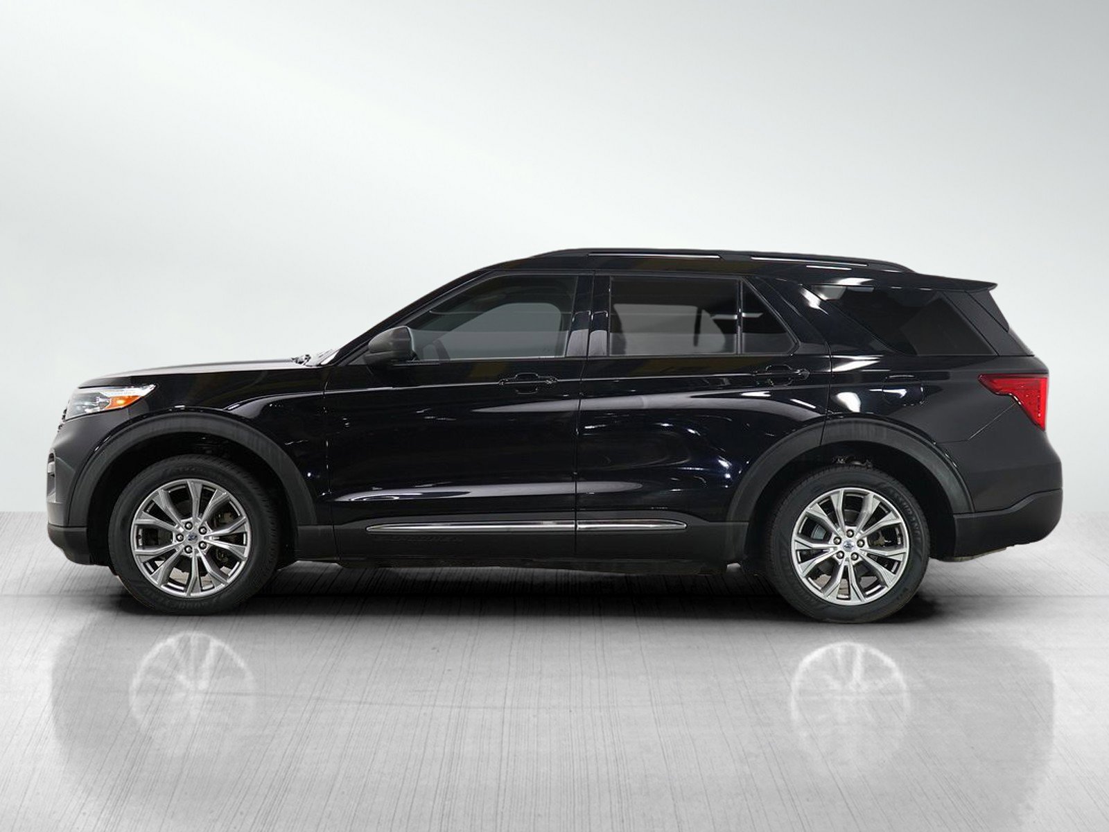 Used 2020 Ford Explorer XLT with VIN 1FMSK8DHXLGC59278 for sale in Bloomington, Minnesota