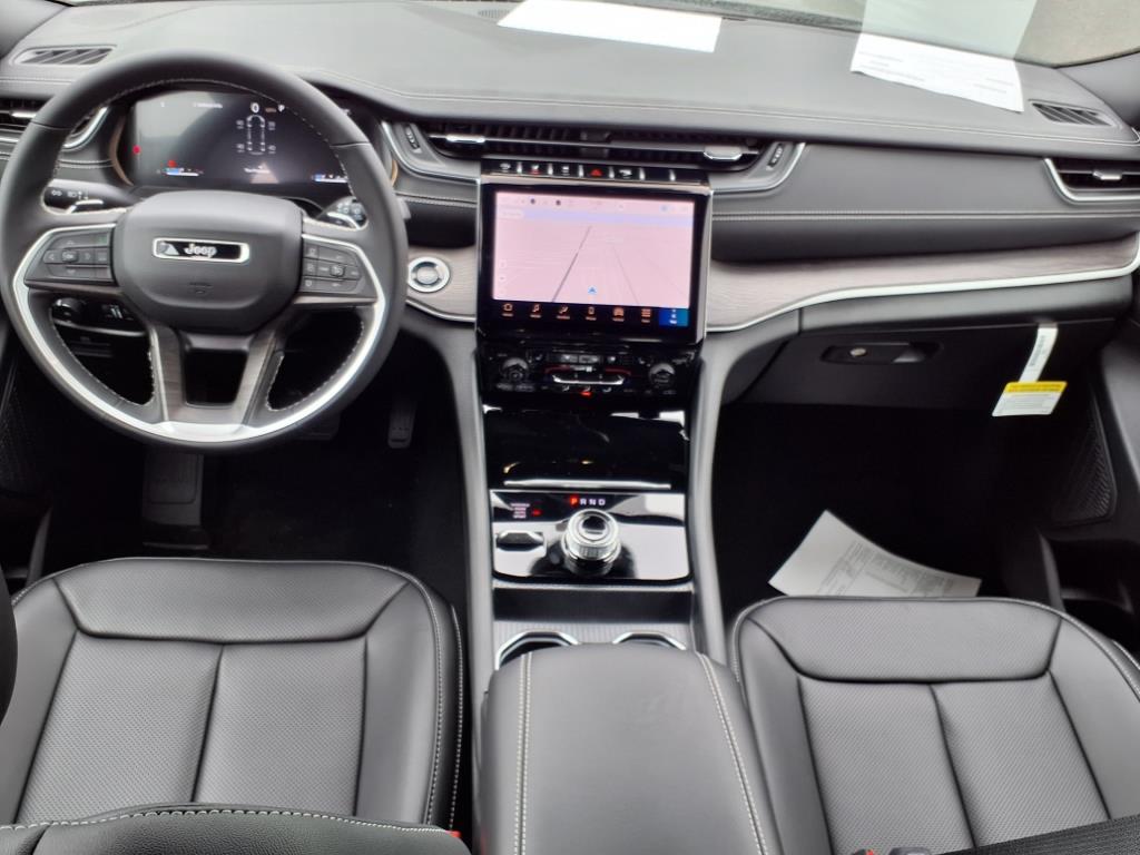 2025 Jeep Grand Cherokee Limited photo 25