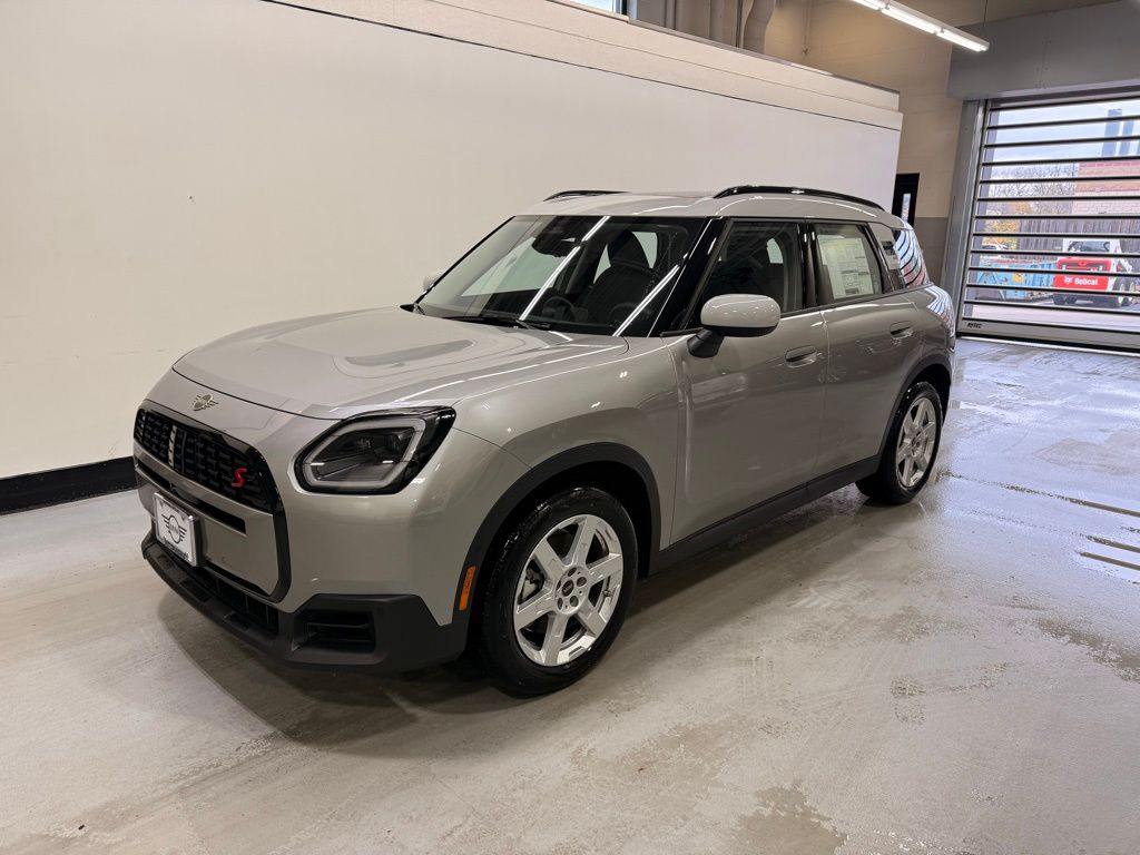 2025 MINI Countryman S's photo