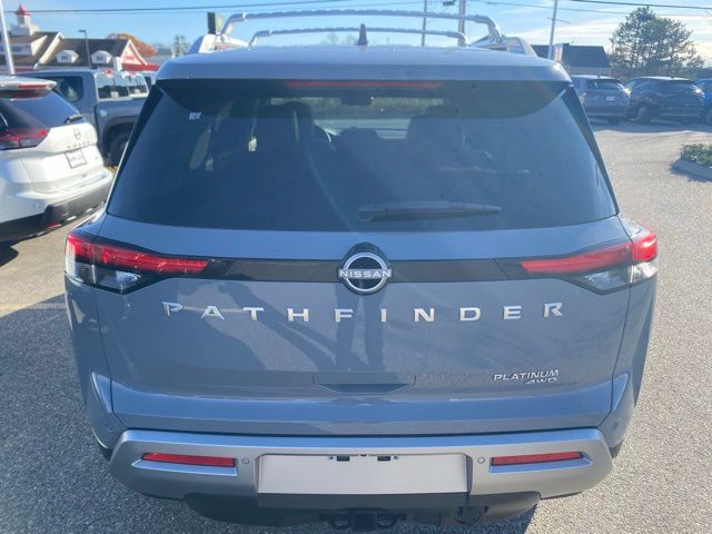 2025 Nissan Pathfinder Platinum photo 4