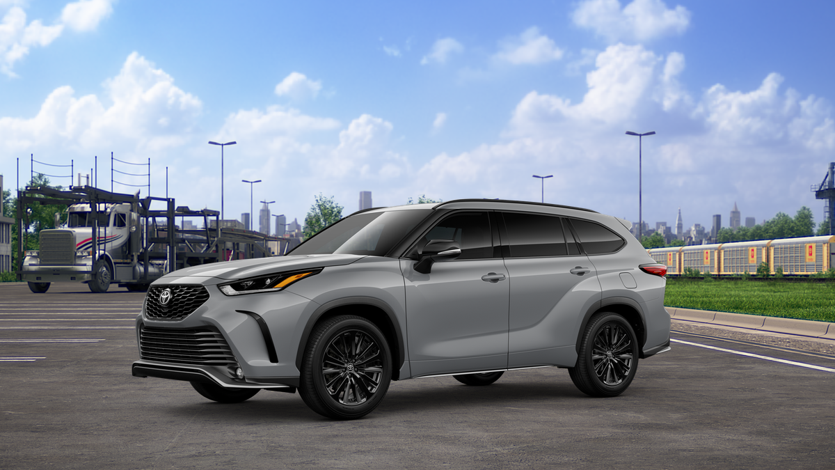 2025 Toyota Highlander XSE photo 2