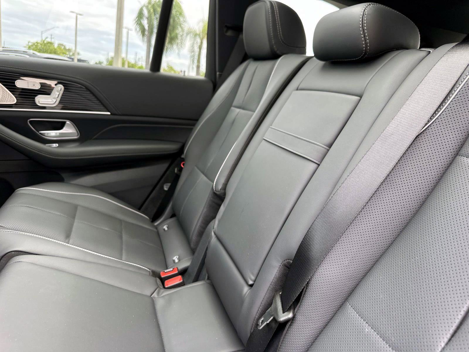2026 Mercedes Benz GLS 450 4MATIC photo 13