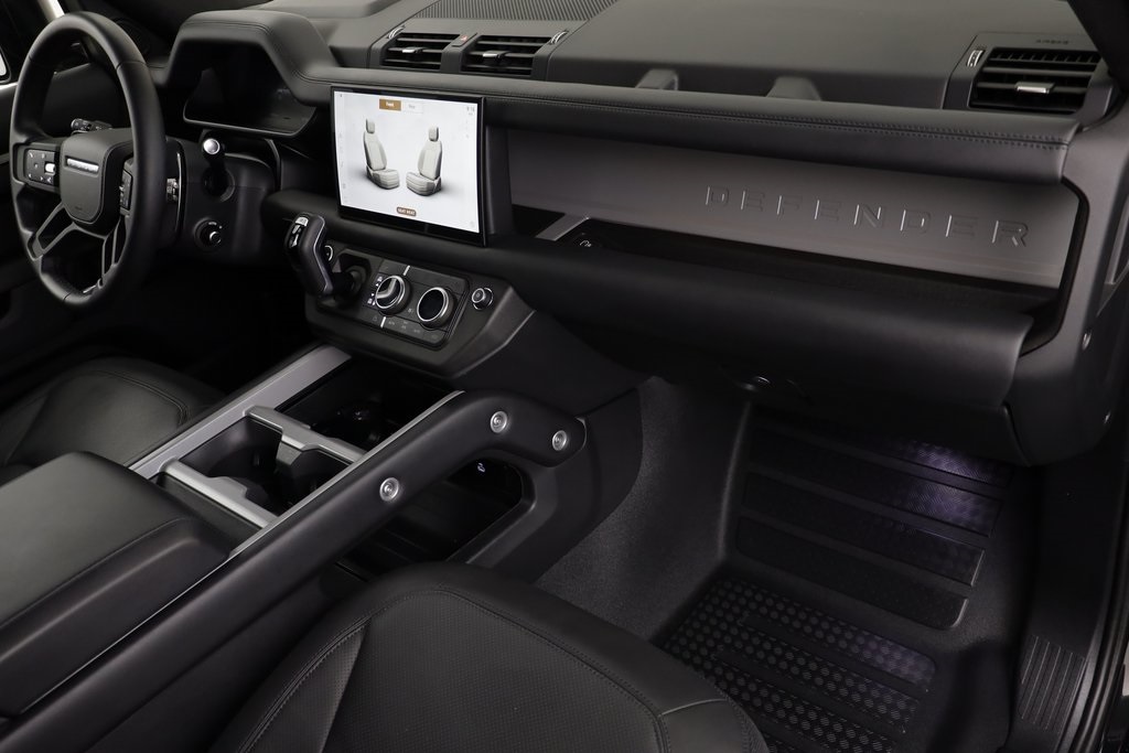 2025 Land Rover Defender 130 V8 photo 20