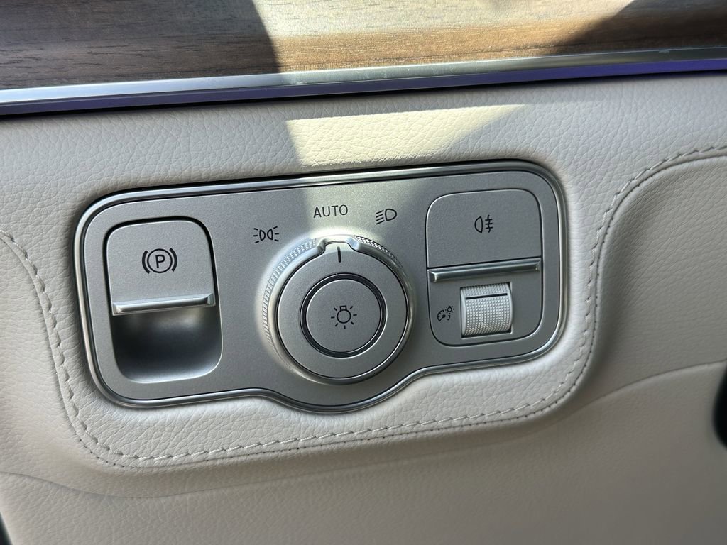 2025 Mercedes Benz GLS 450 4MATIC photo 33