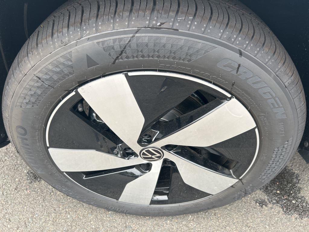 2025 Volkswagen Taos S photo 6