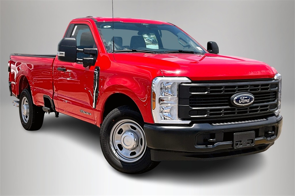 2025 Ford F-350 Super Duty XL's photo