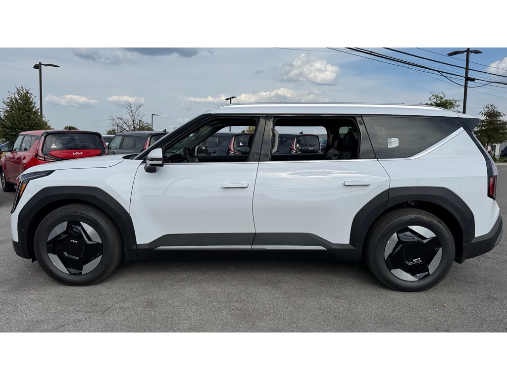 2026 Kia EV9 Wind AWD photo 24