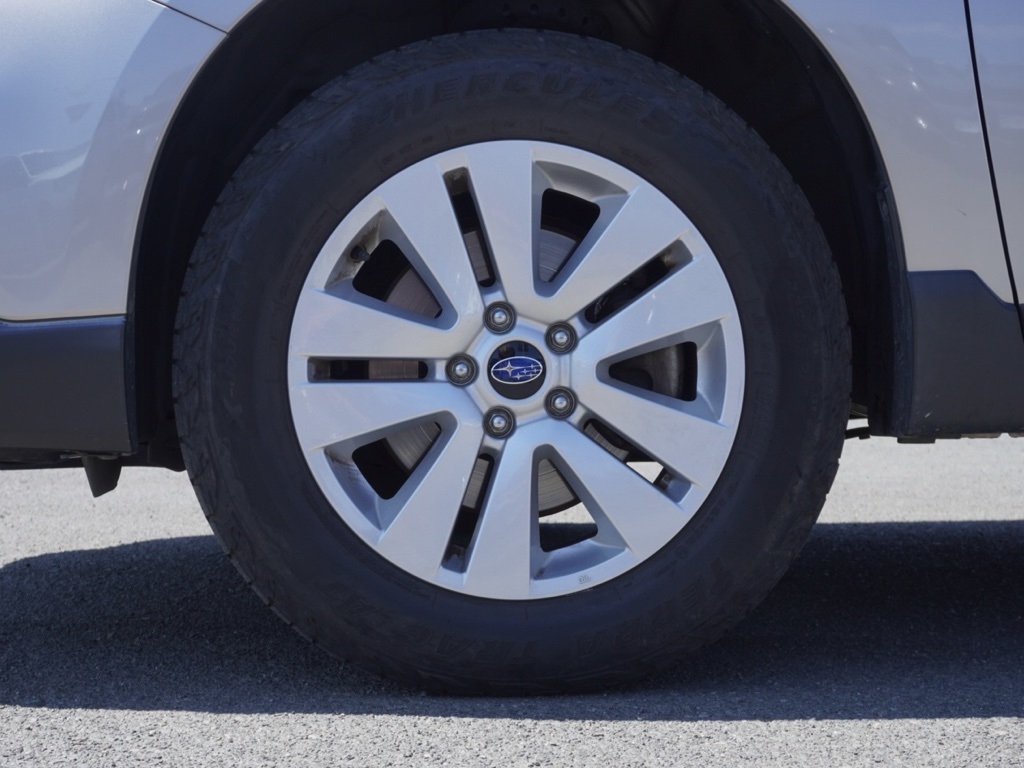 2019 Subaru Outback 2.5i Premium photo 10