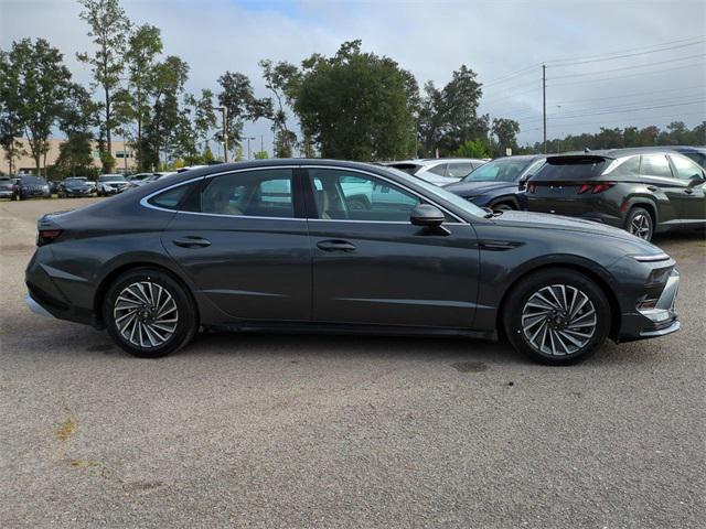 2025 Hyundai Sonata Hybrid Limited photo 4