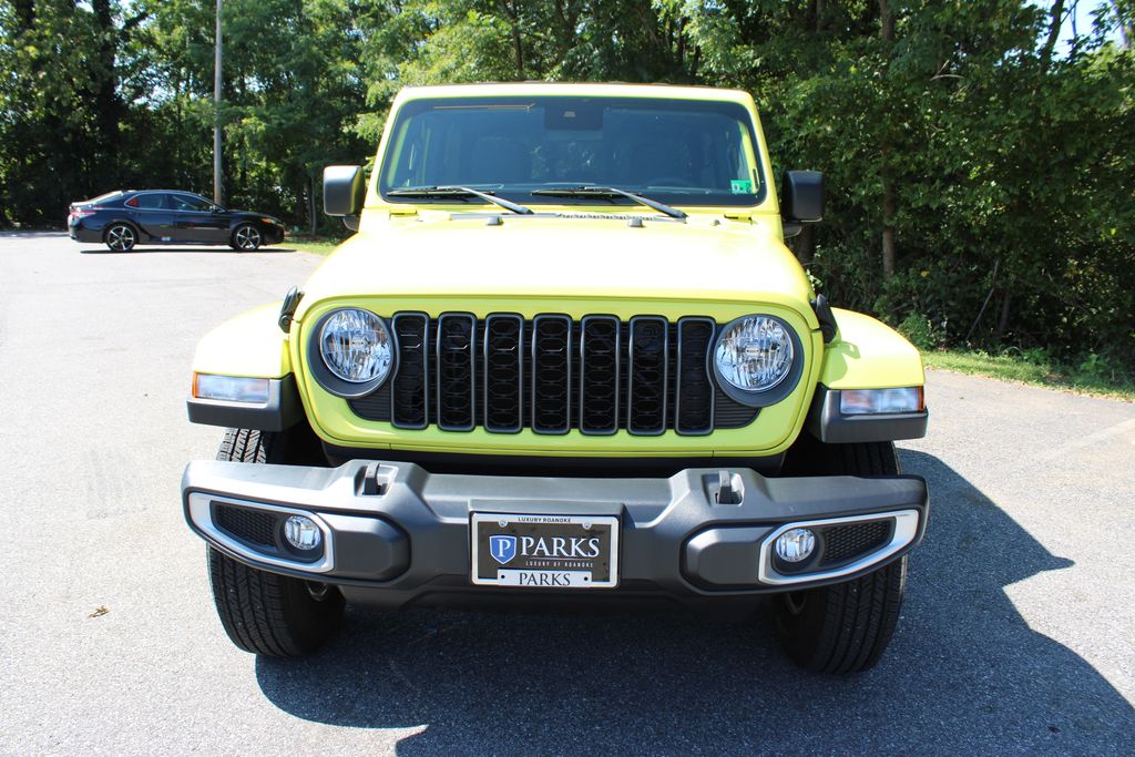 2024 Jeep Gladiator Sport photo 4