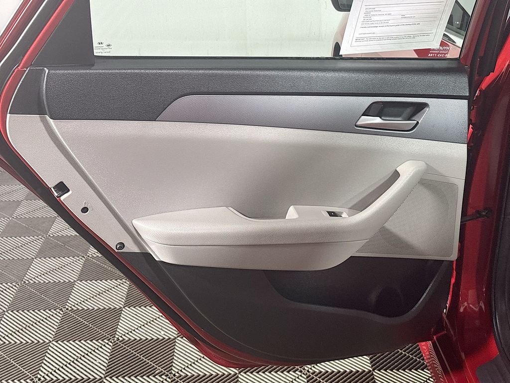2018 Hyundai Sonata SE photo 17