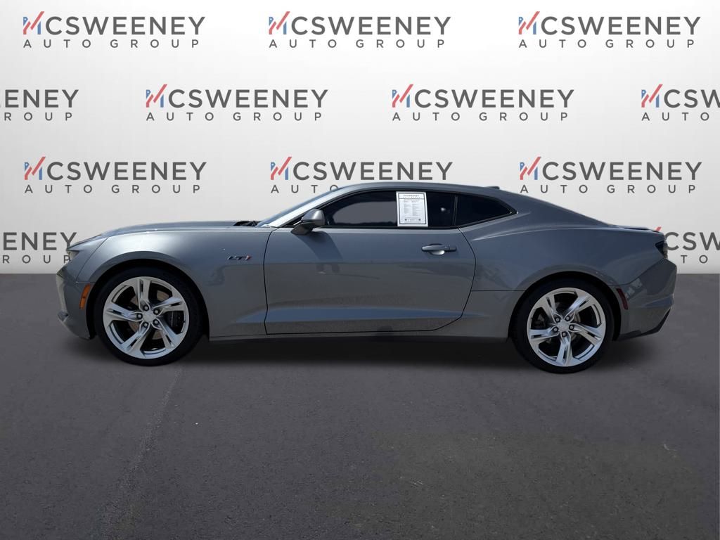 2022 Chevrolet Camaro LT1 photo 2