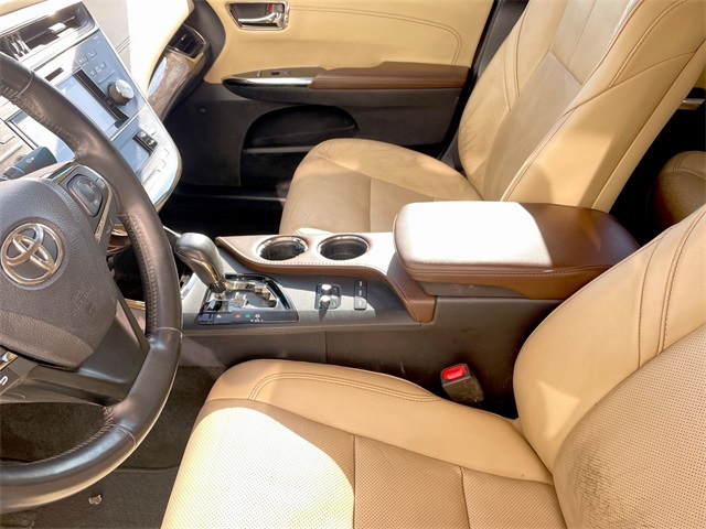 2015 Toyota Avalon Limited photo 12