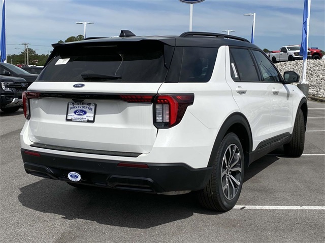 2025 Ford Explorer ST-Line photo 3