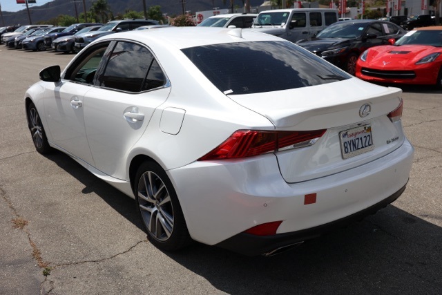 2020 Lexus IS 300 photo 5