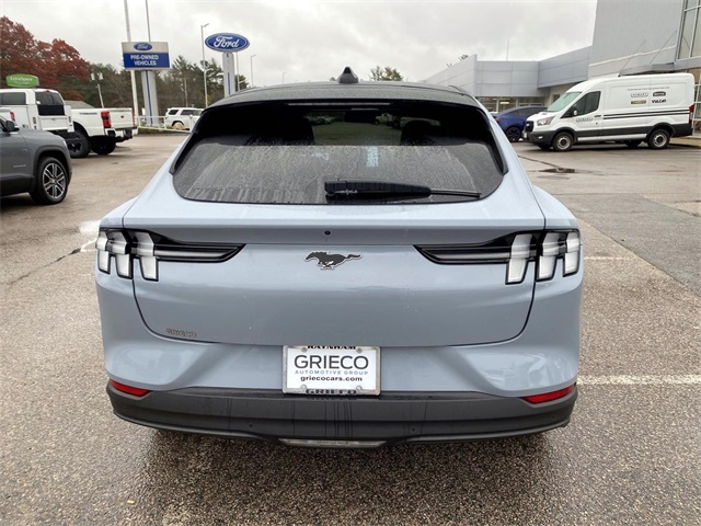 2025 Ford Mustang Mach-E Premium photo 4