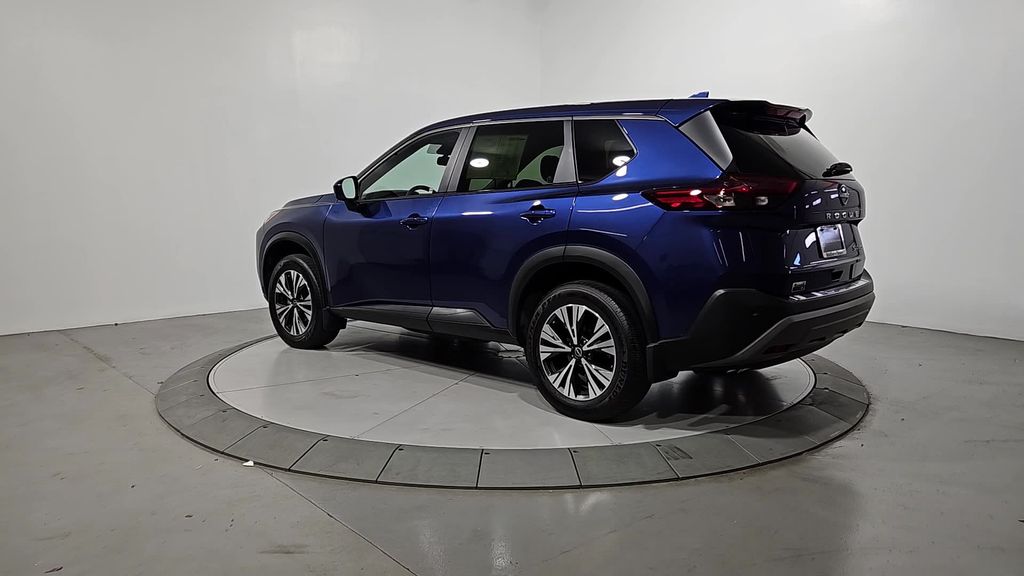 2023 Nissan Rogue SV photo 3