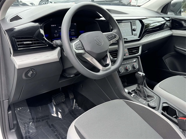 2022 Volkswagen Taos S photo 2