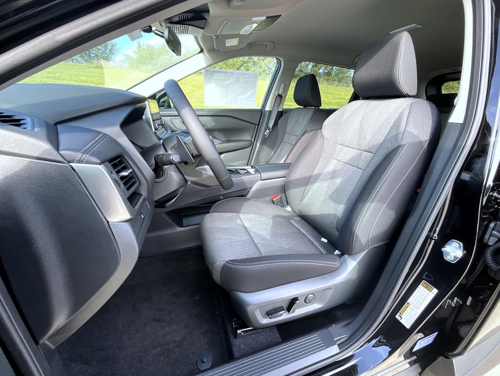 2026 Nissan Rogue SV photo 2