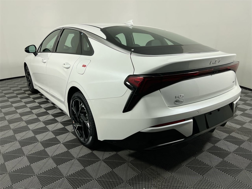 2026 Kia K5 GT-Line photo 5