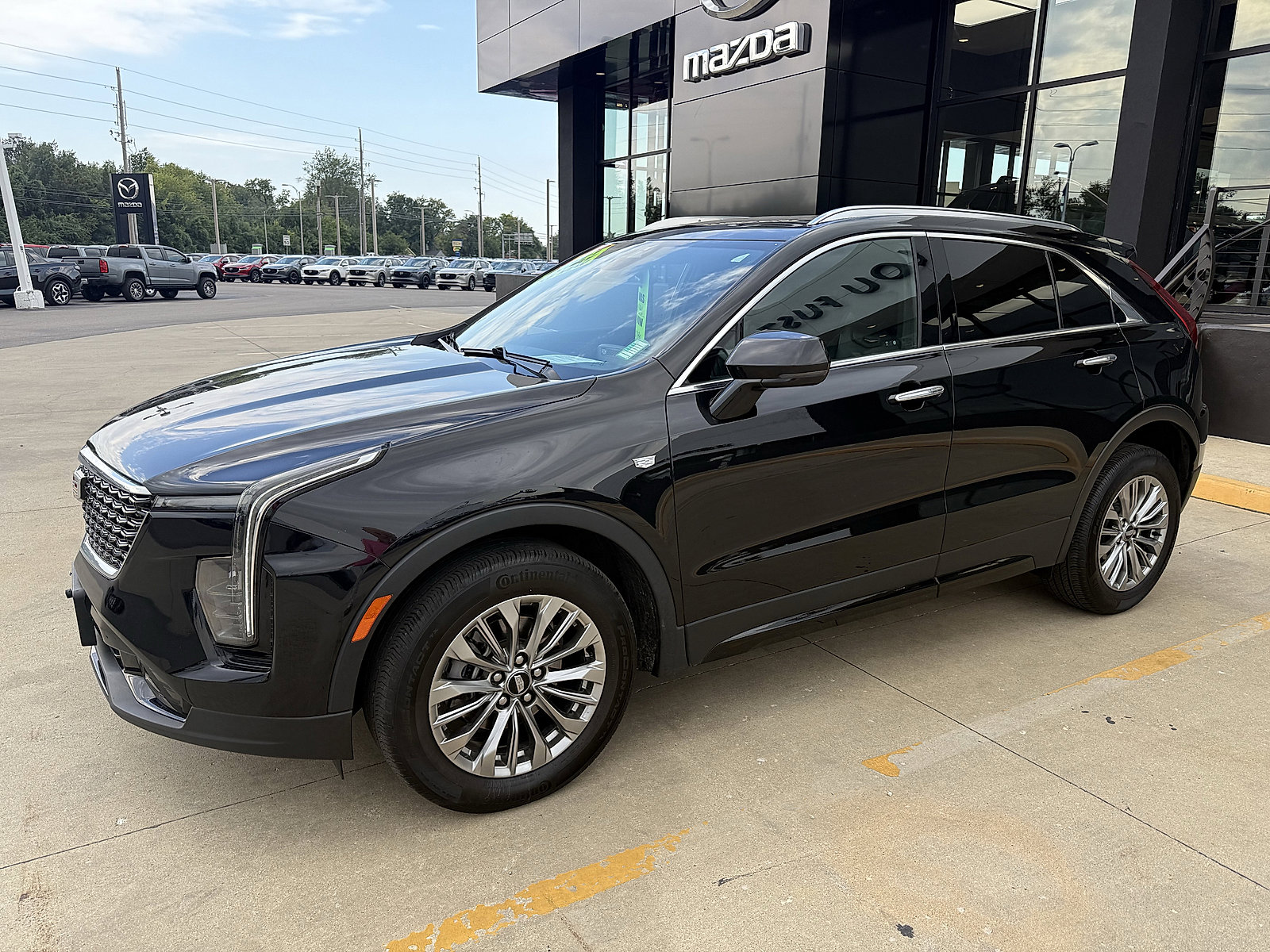 2024 Cadillac XT4 Premium Luxury photo 2
