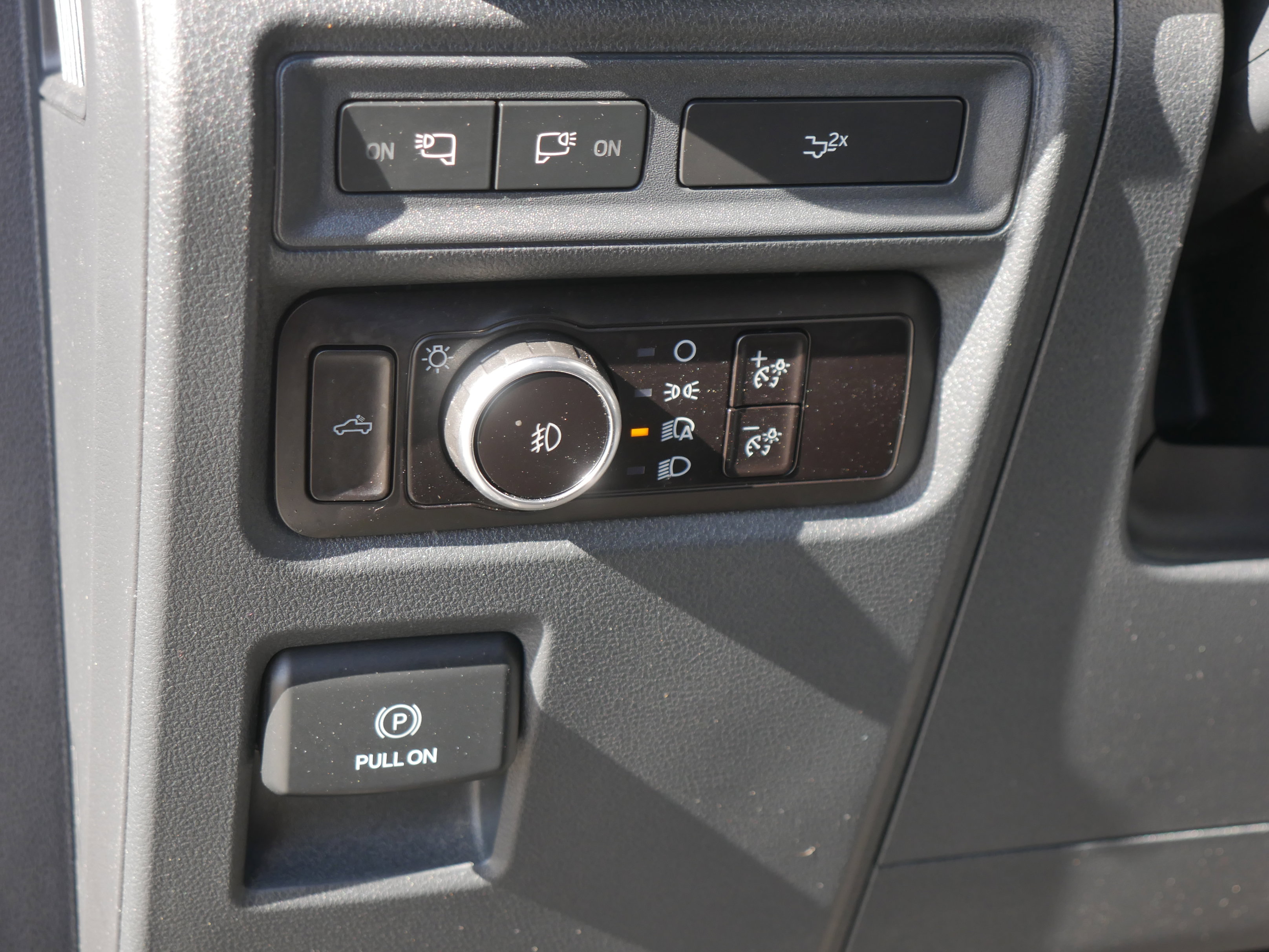 2023 Ford F-150 XL photo 4