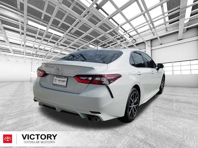 2023 Toyota Camry SE photo 4