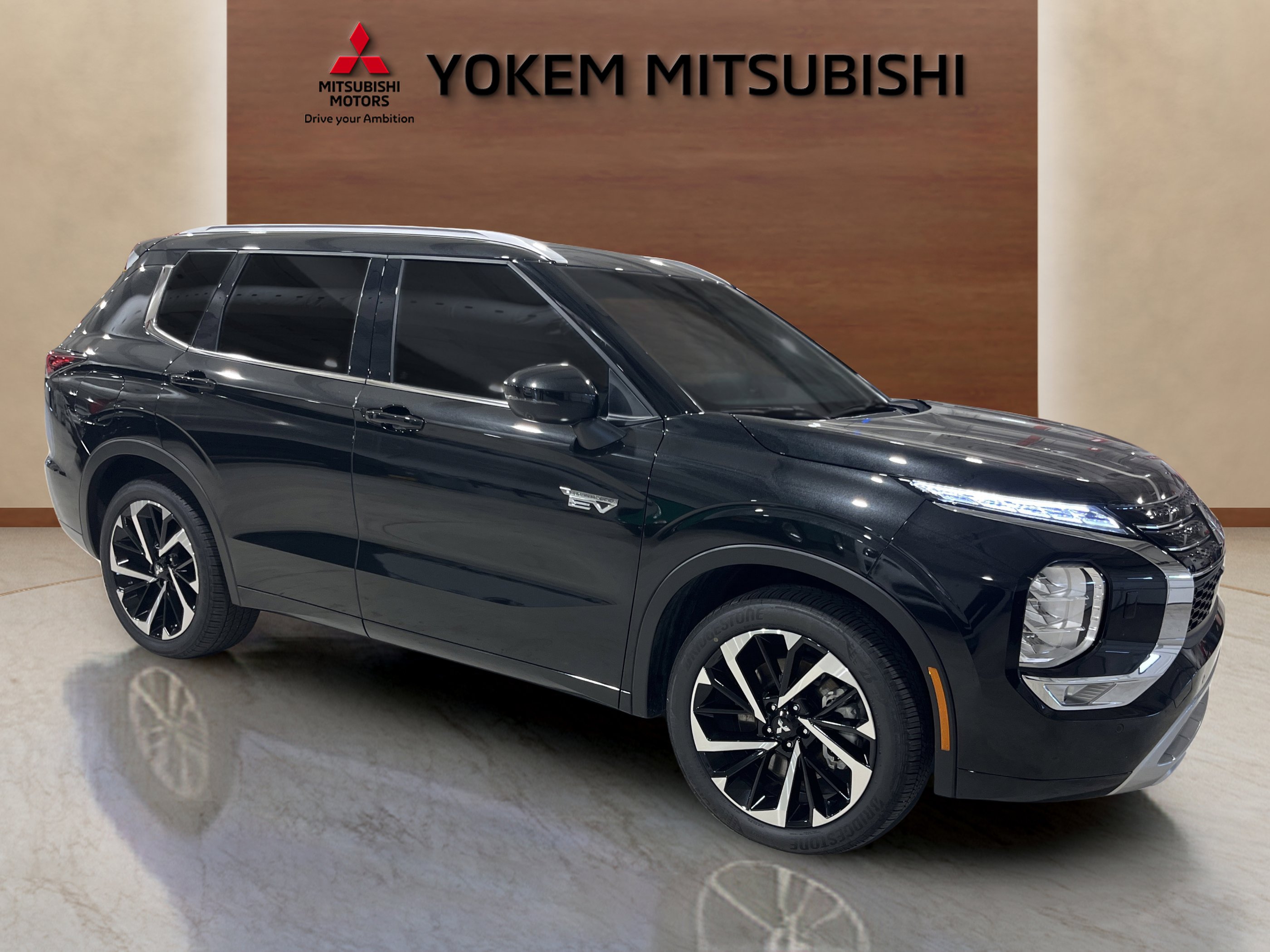 2024 Mitsubishi Outlander PHEV SEL photo 6
