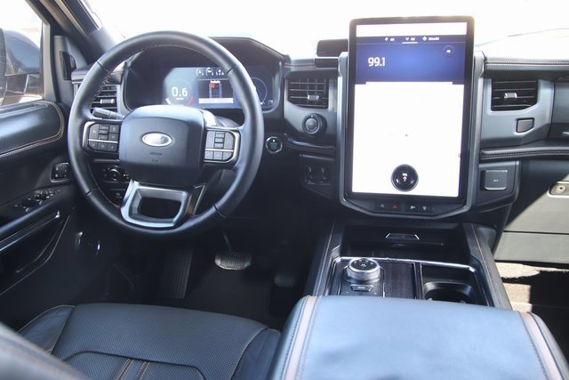 2023 Ford Expedition Platinum photo 17