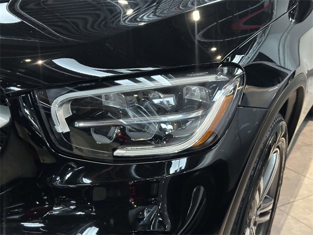 2021 Mercedes Benz GLC 300 4MATIC photo 3