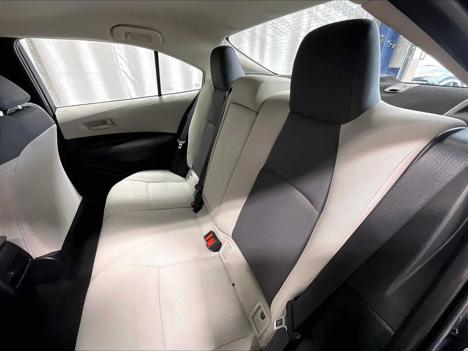 2022 Toyota Corolla LE photo 14