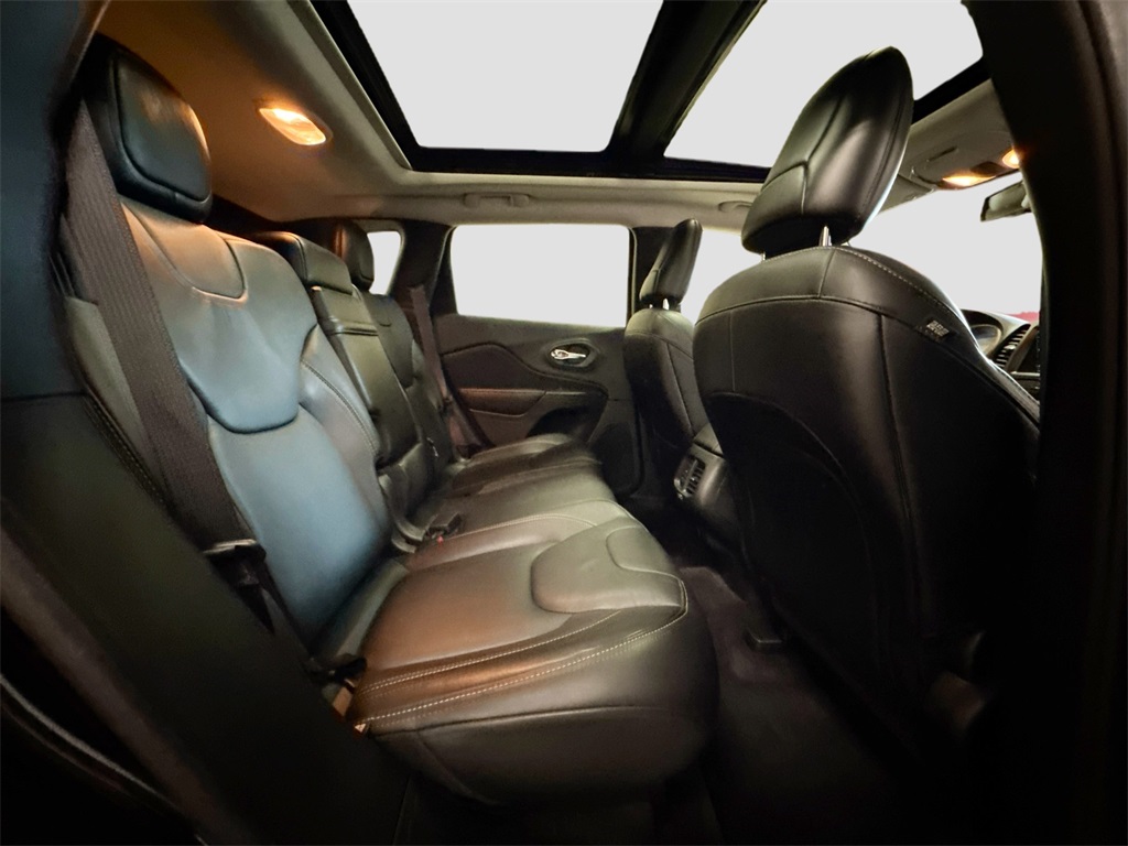 2016 Jeep Cherokee Limited photo 16