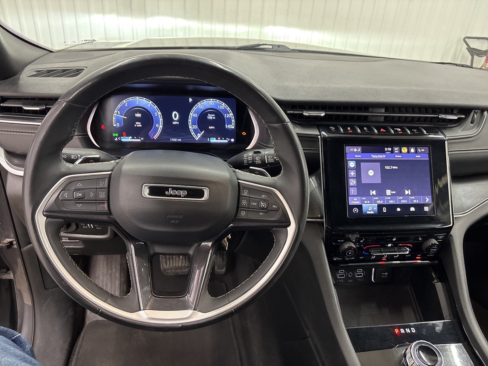 2023 Jeep Grand Cherokee Altitude photo 8