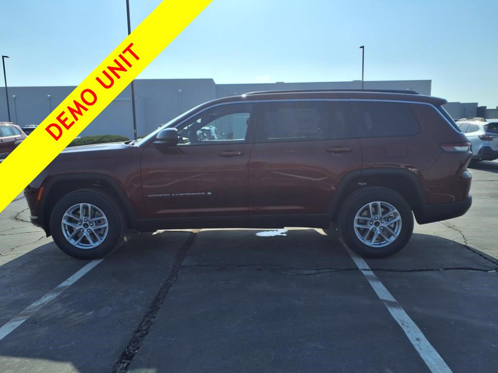 2025 Jeep Grand Cherokee Laredo X photo 3