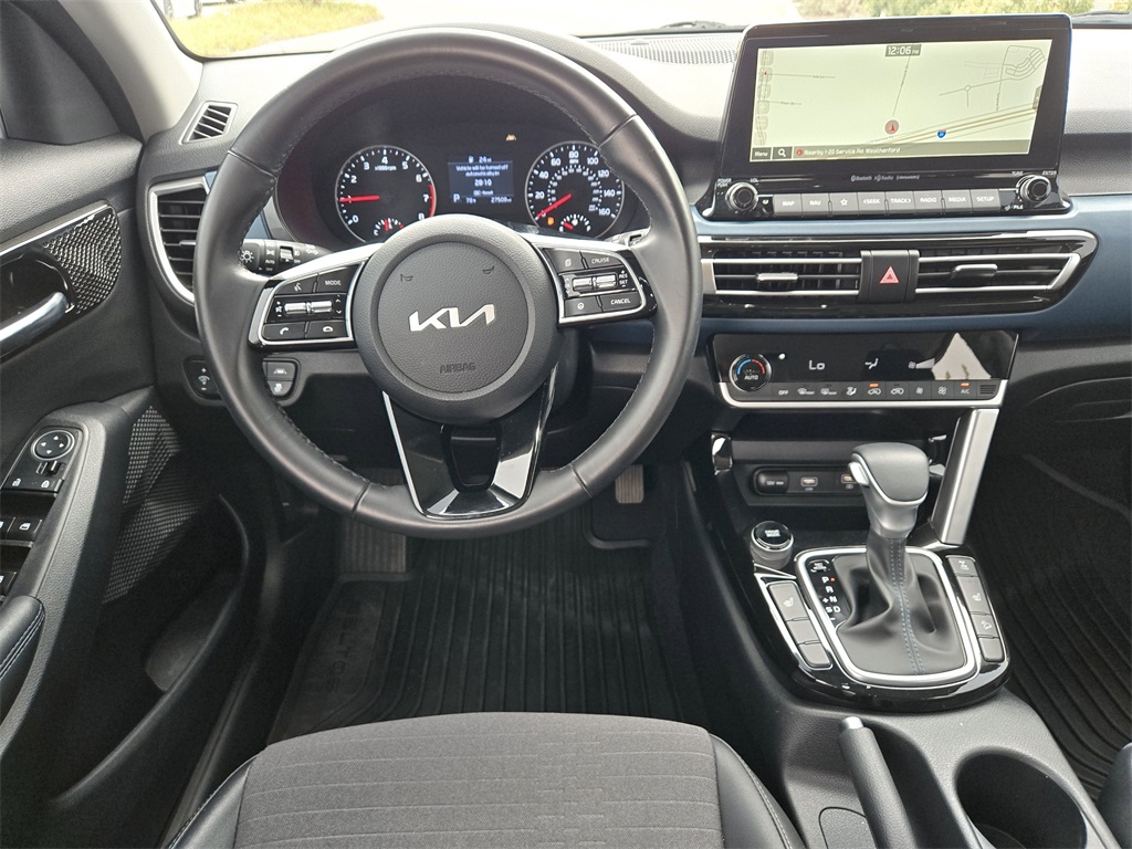 2023 Kia Seltos Nightfall Edition photo 8