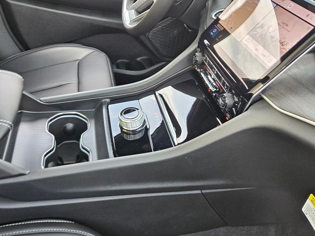 2025 Jeep Grand Cherokee Limited photo 11