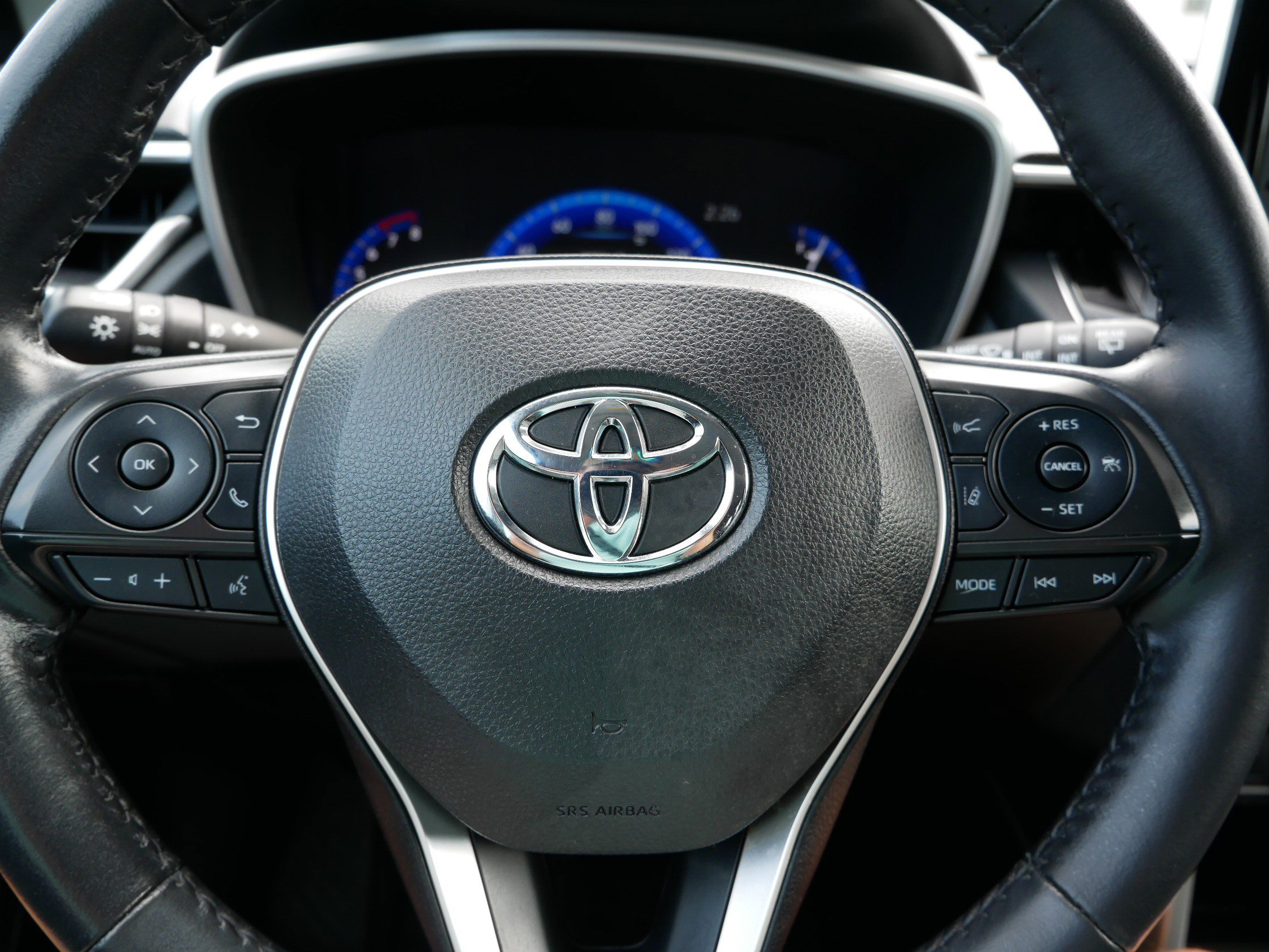 2022 Toyota Corolla Cross XLE photo 24