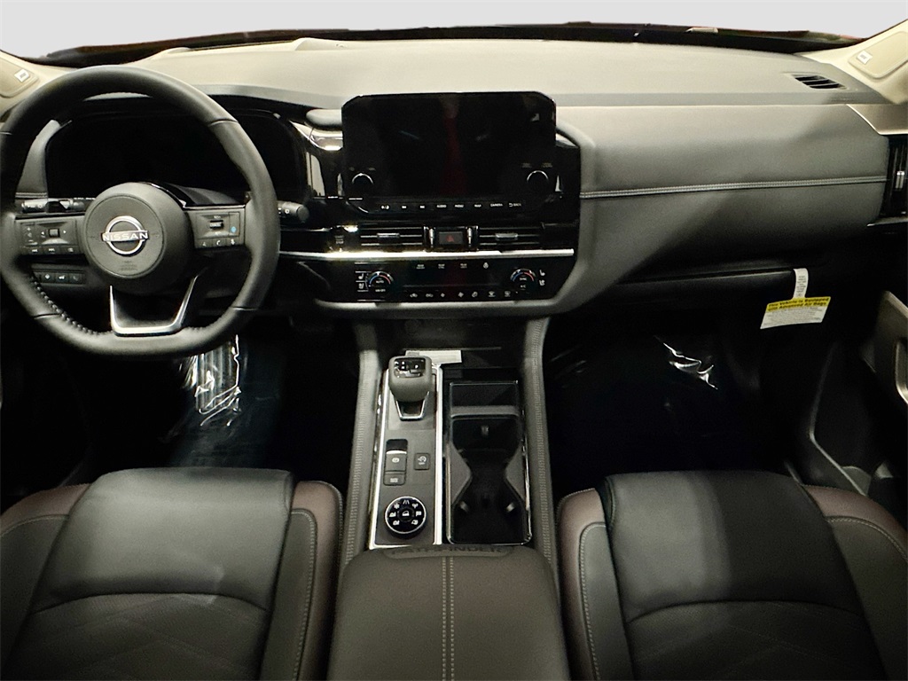 2025 Nissan Pathfinder Platinum photo 14