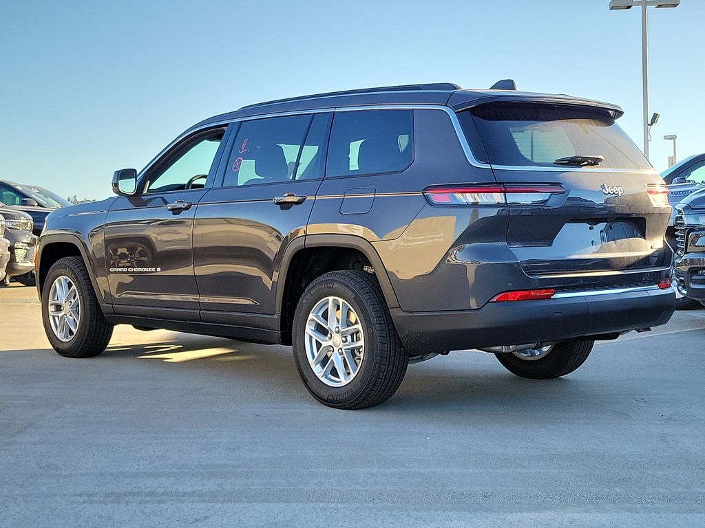 2025 Jeep Grand Cherokee Laredo X photo 12