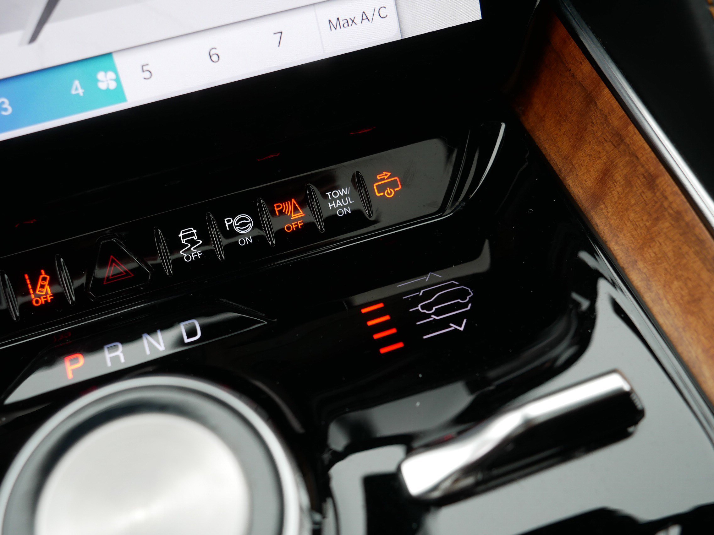 2024 Jeep Grand Wagoneer L III photo 31