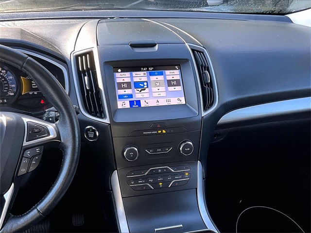 2019 Ford Edge SEL photo 3