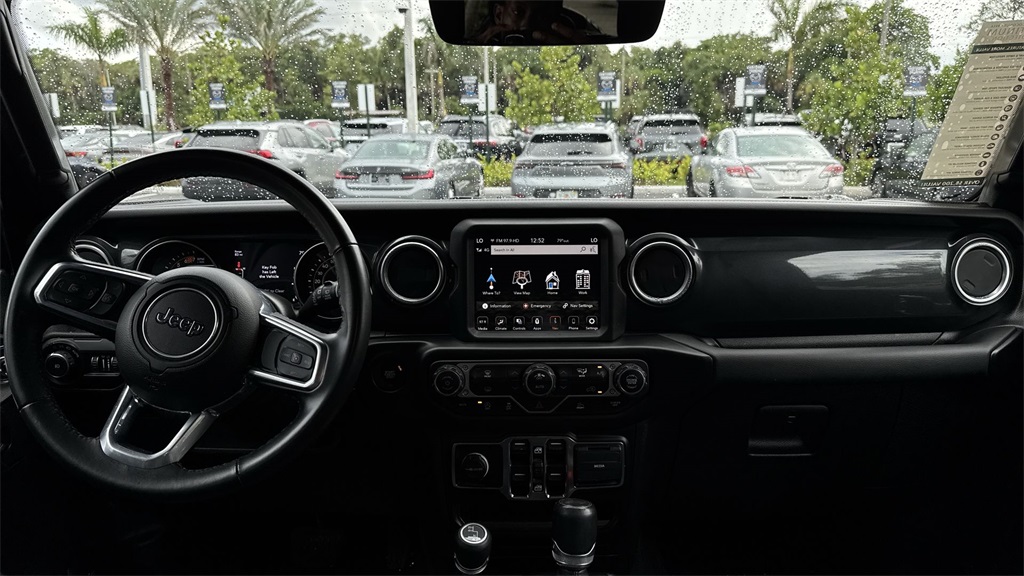2021 Jeep Wrangler Unlimited Sahara Altitude photo 33