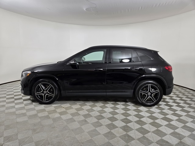 2025 Mercedes Benz GLA 250 4MATIC photo 4