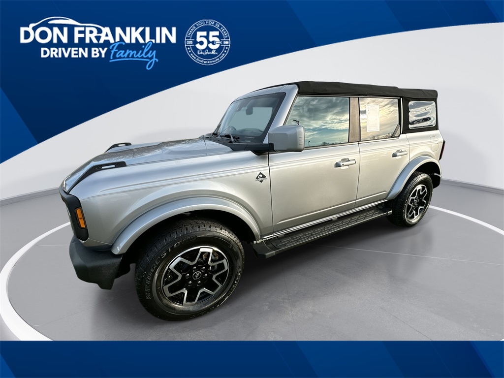 2023 Ford Bronco 4-Door Outer Banks's photo